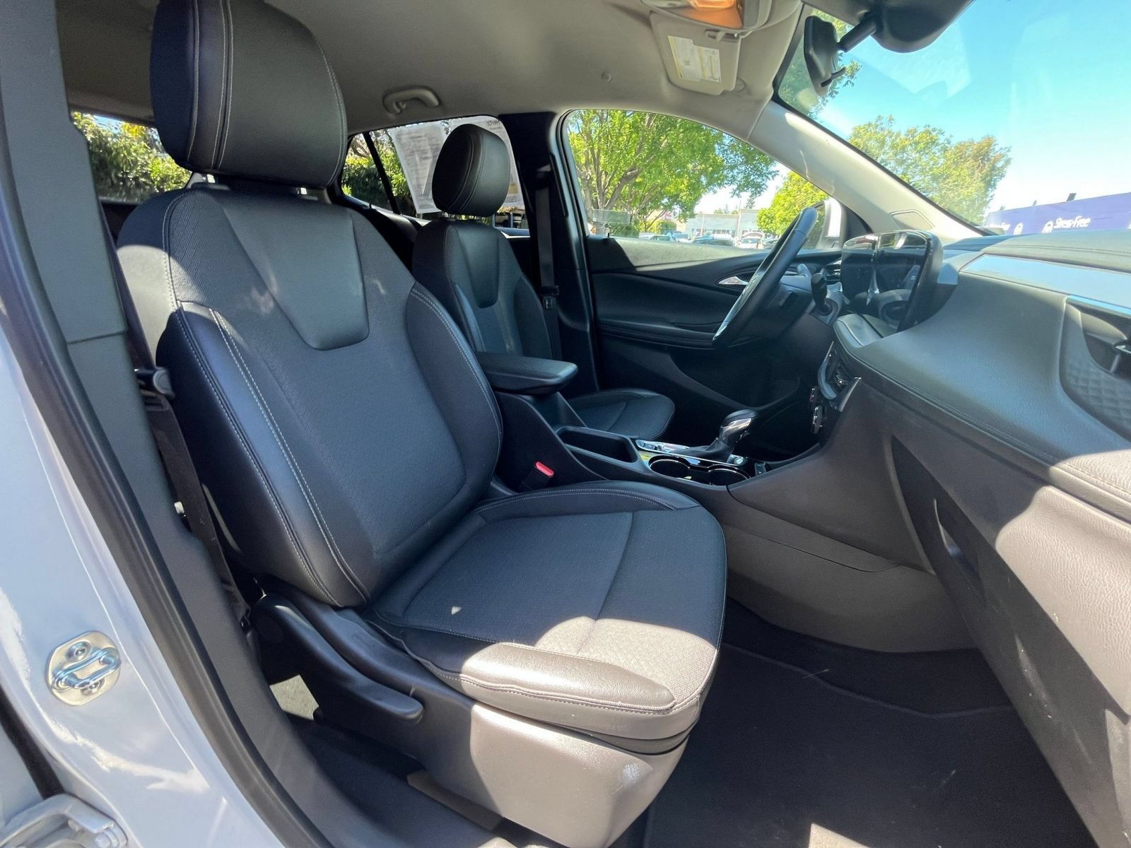 Used 2025 Buick Encore GX Preferred FWD image 35