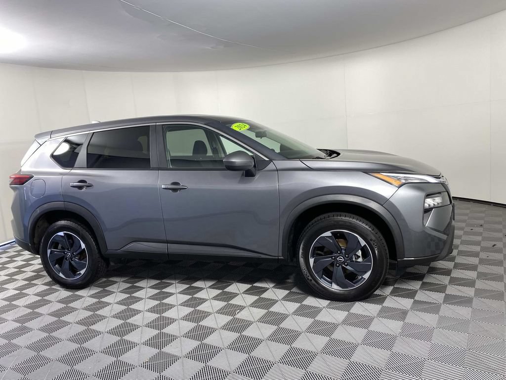 Used 2024 Nissan Rogue SV AWD/4WD image 11