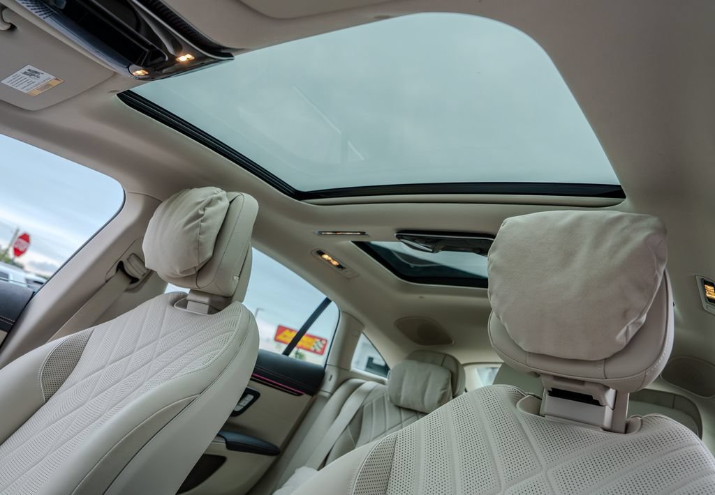 Used 2023 Mercedes-Benz EQS 580 4MATIC Sedan image 17
