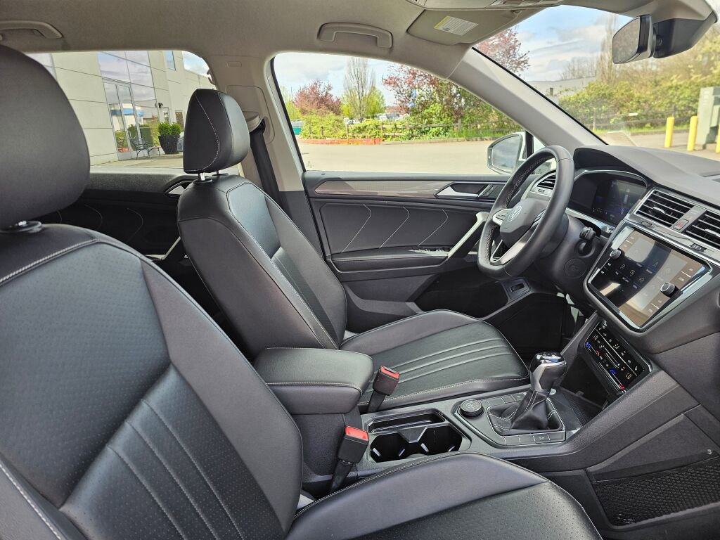 Used 2022 Volkswagen Tiguan SE image 11