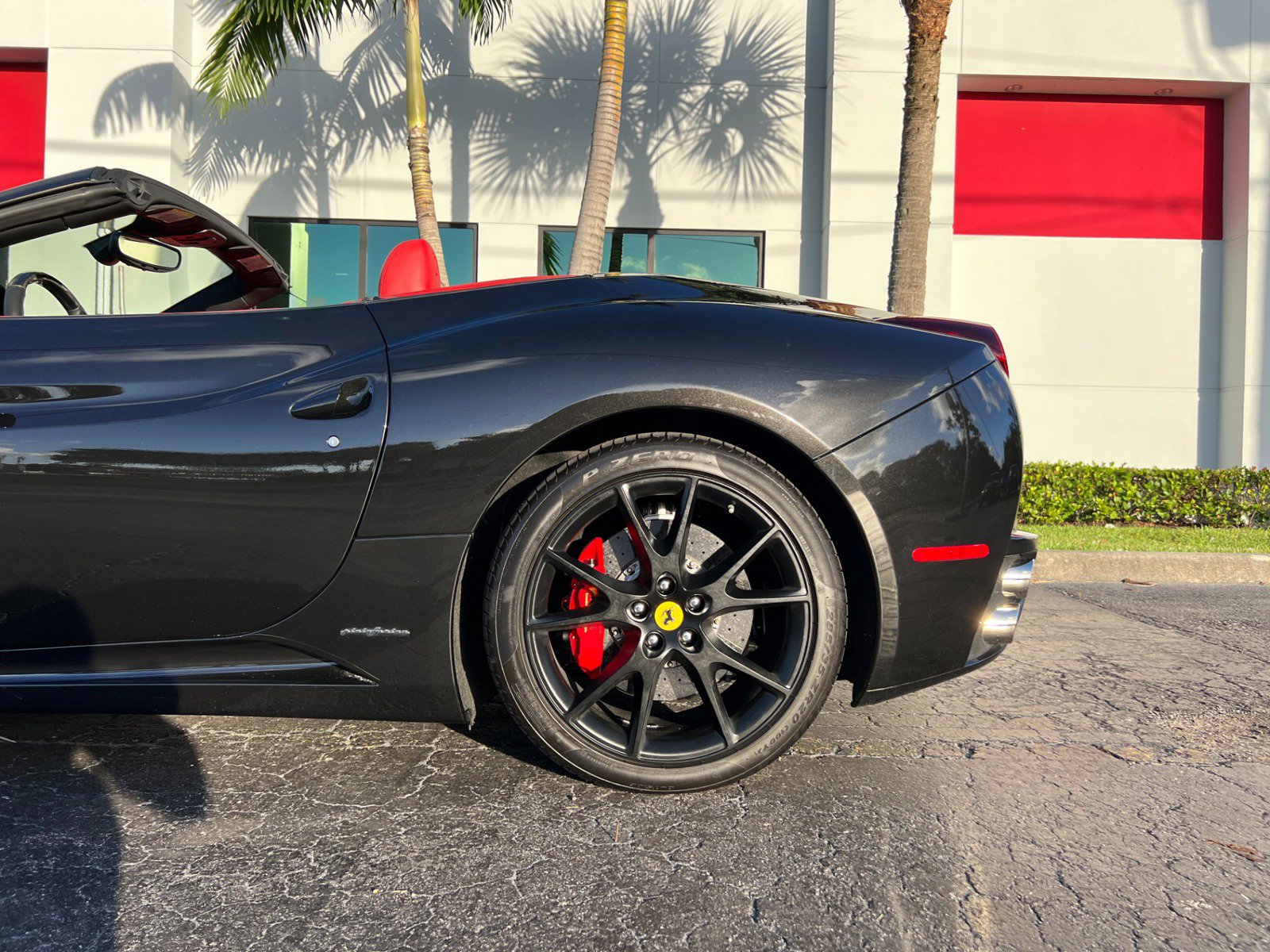 Used 2013 Ferrari California RWD image 33