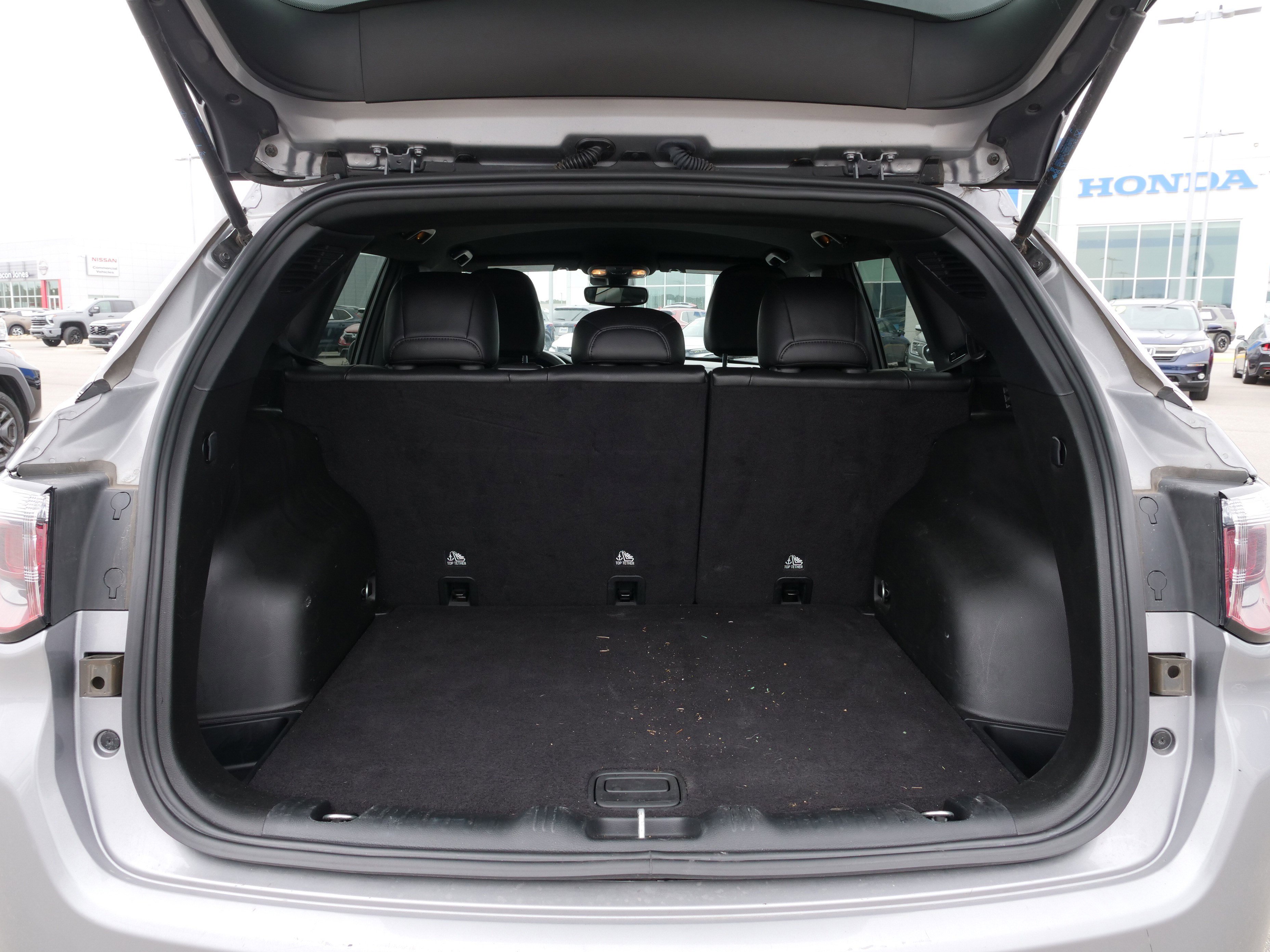 Used 2024 Jeep Compass Latitude image 13