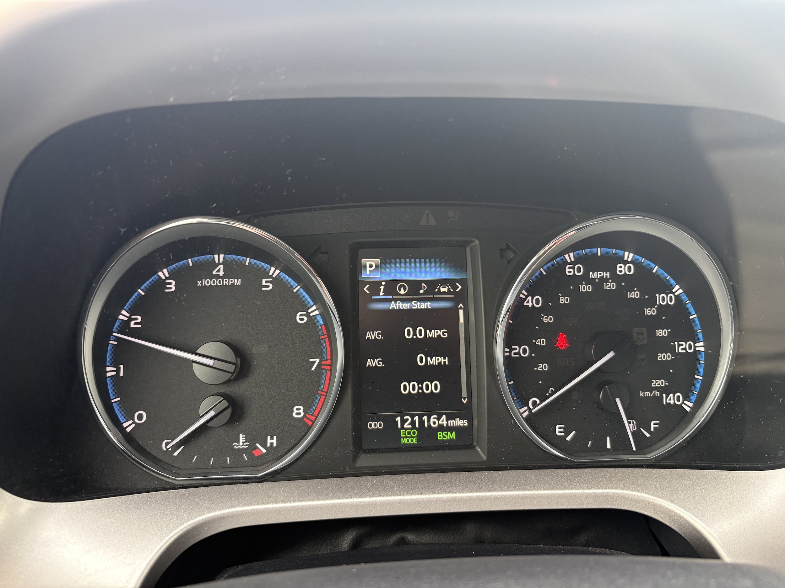 Used 2018 Toyota RAV4 Limited AWD/4WD image 3