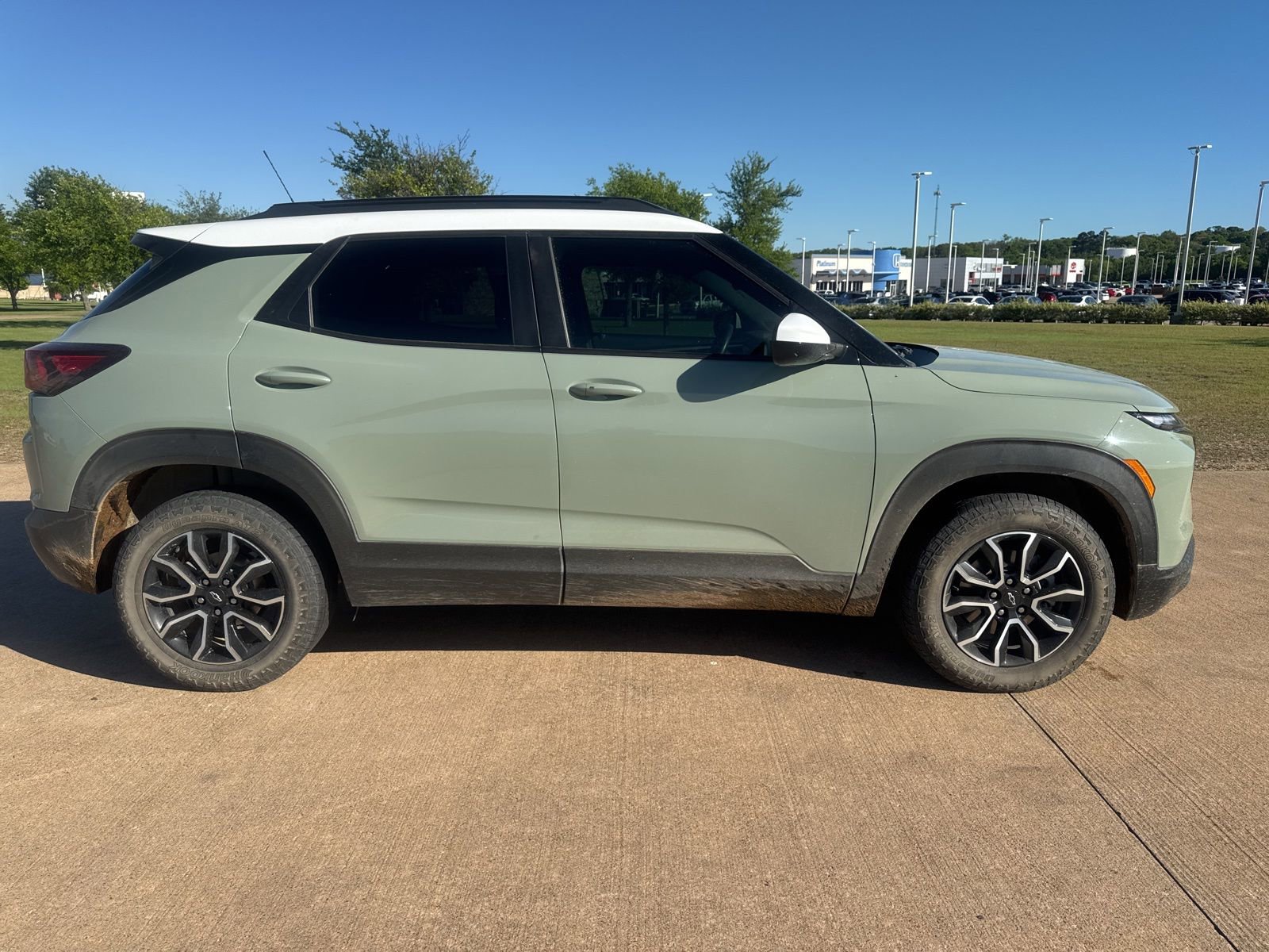 Used 2024 Chevrolet TrailBlazer ACTIV w/ Driver Confidence Package image 6