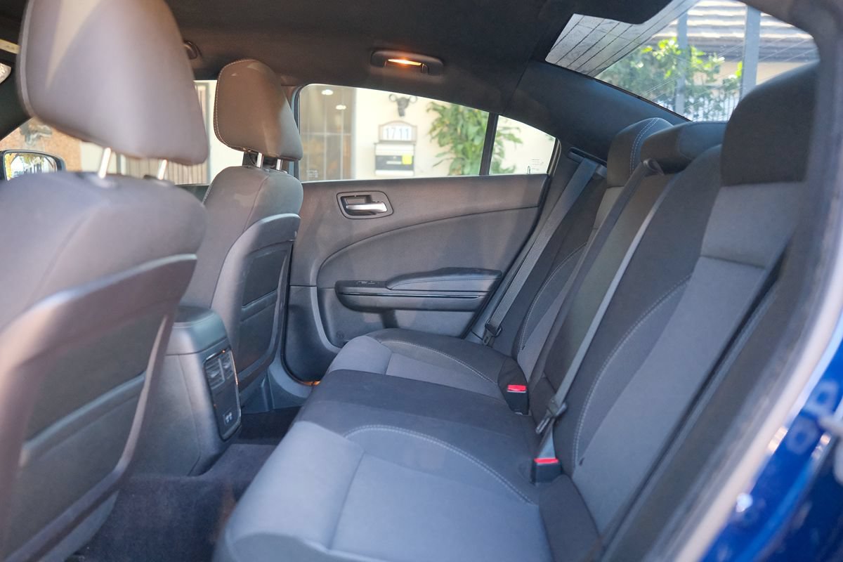 Used 2016 Dodge Charger SE w/ Blacktop Package RWD image 28