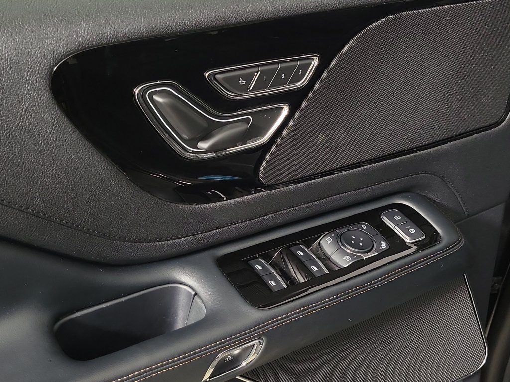 New 2026 Lincoln Aviator AWD image 19