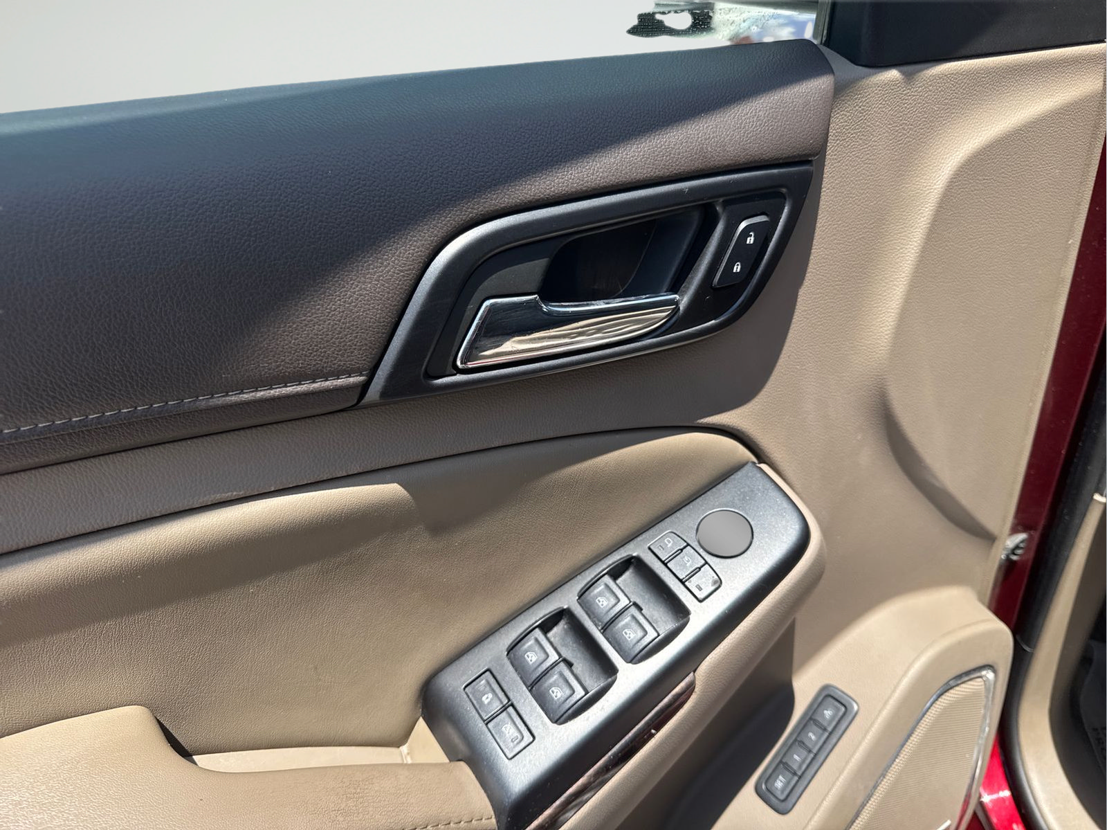 Used 2017 GMC Yukon SLT AWD/4WD image 10