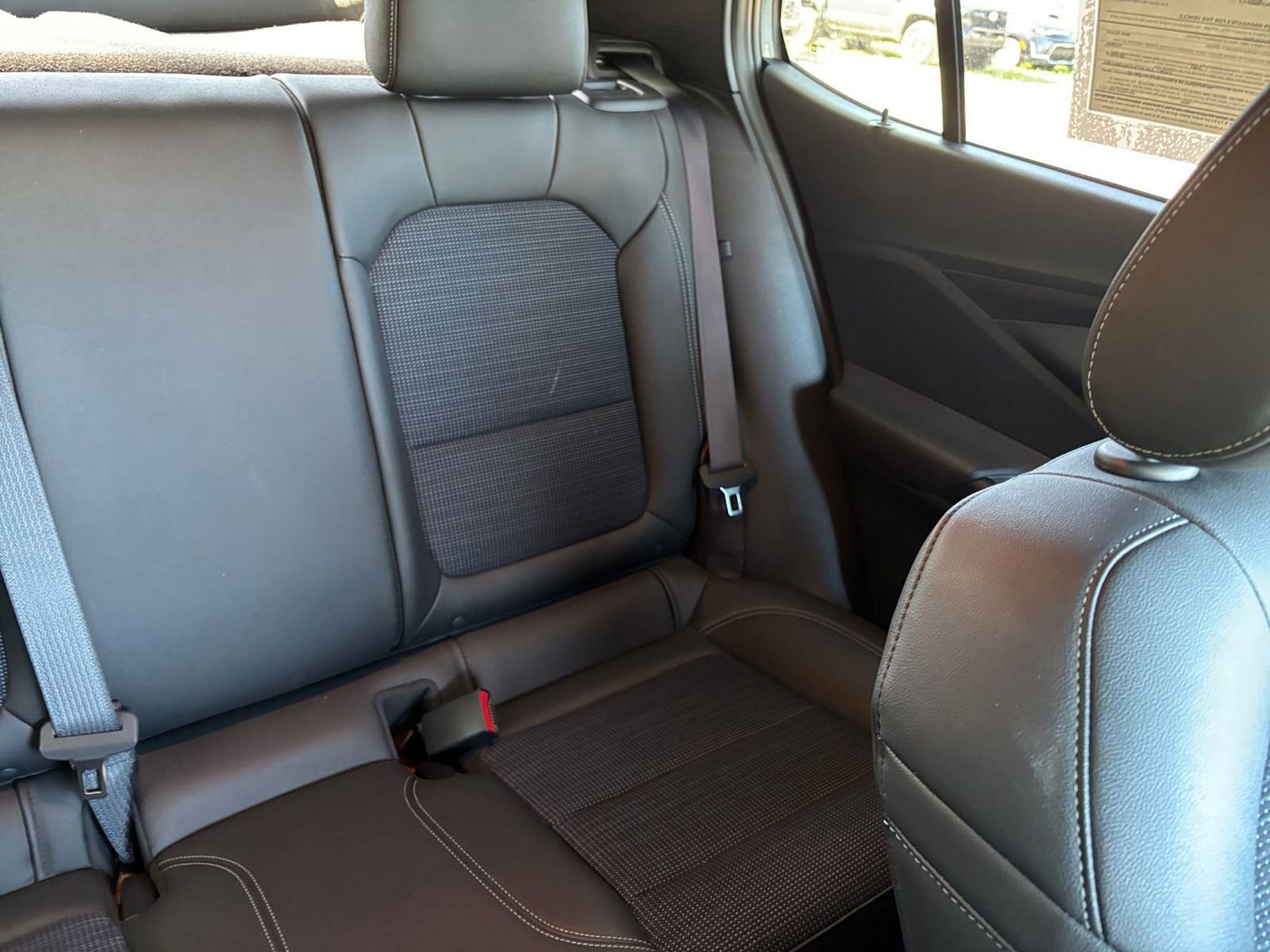 Used 2025 Buick Envista Preferred image 38