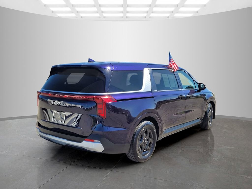 Used 2025 Kia Carnival image 4