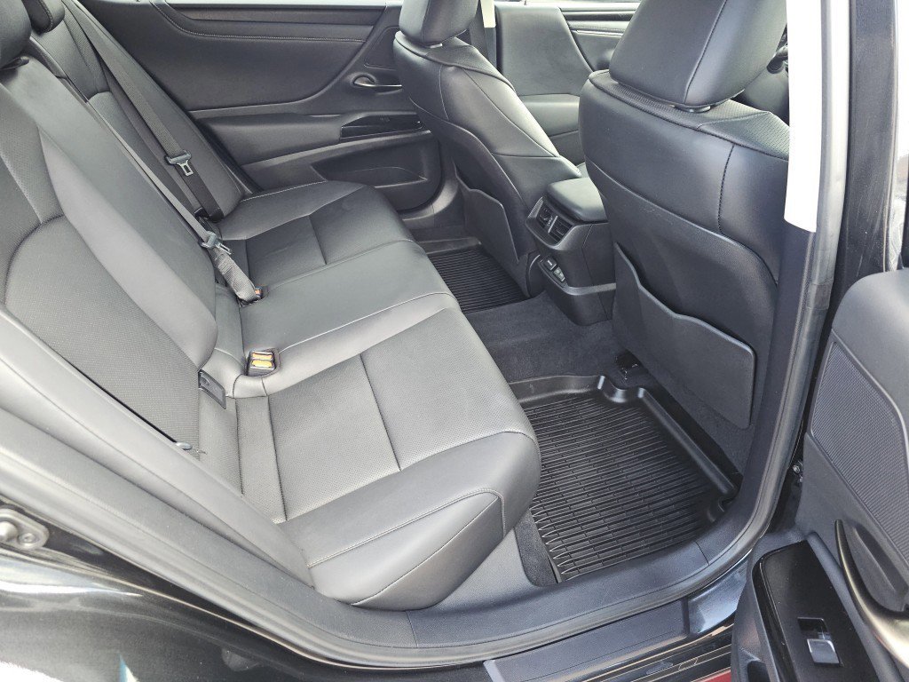 Used 2024 Lexus ES 350 w/ Premium Package FWD image 5