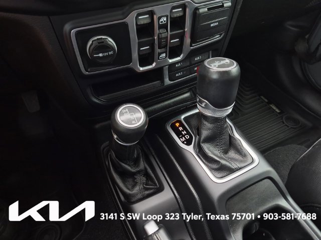 Used 2020 Jeep Wrangler Unlimited Sahara AWD/4WD image 36