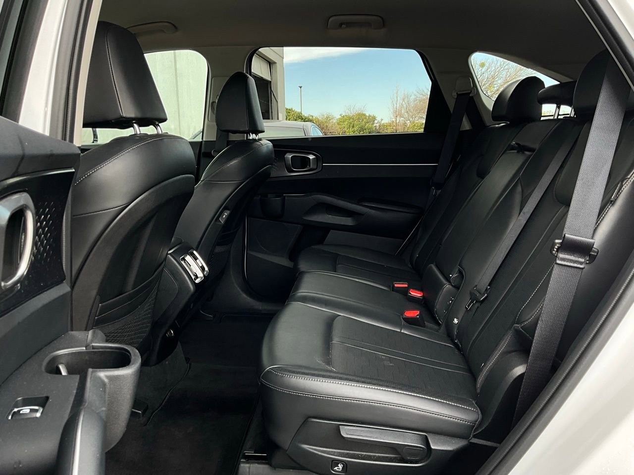 Used 2024 Kia Sorento S image 12