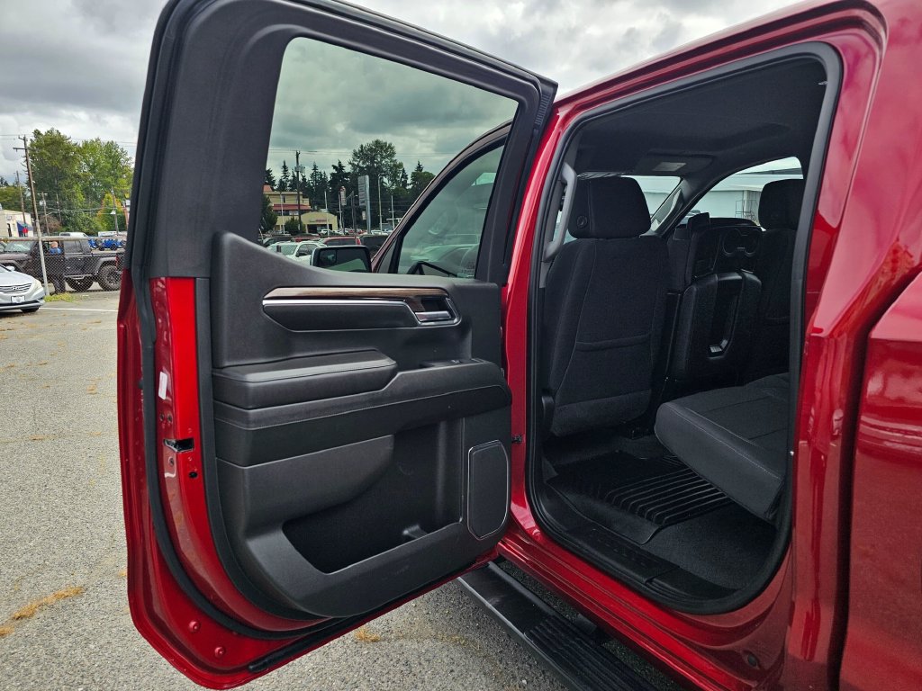 Used 2024 Chevrolet Silverado 1500 LT AWD/4WD image 14