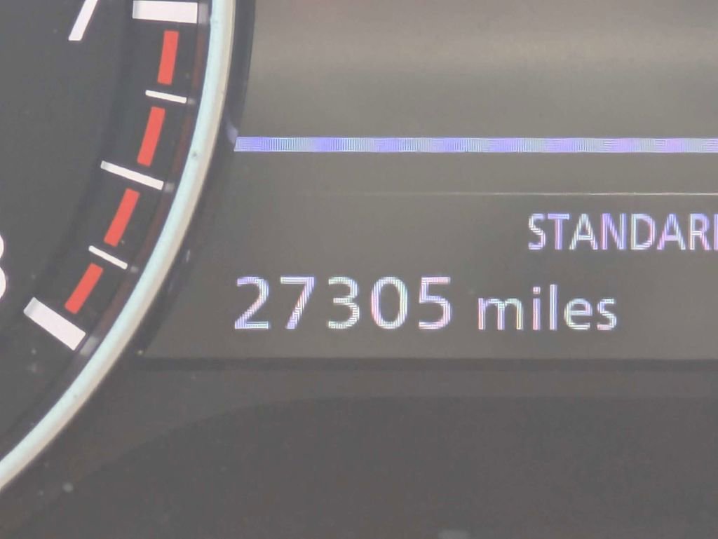 Used 2024 Nissan Pathfinder SV image 31