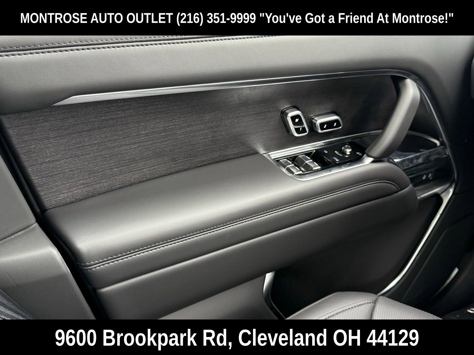 New 2025 Land Rover Range Rover SE image 34