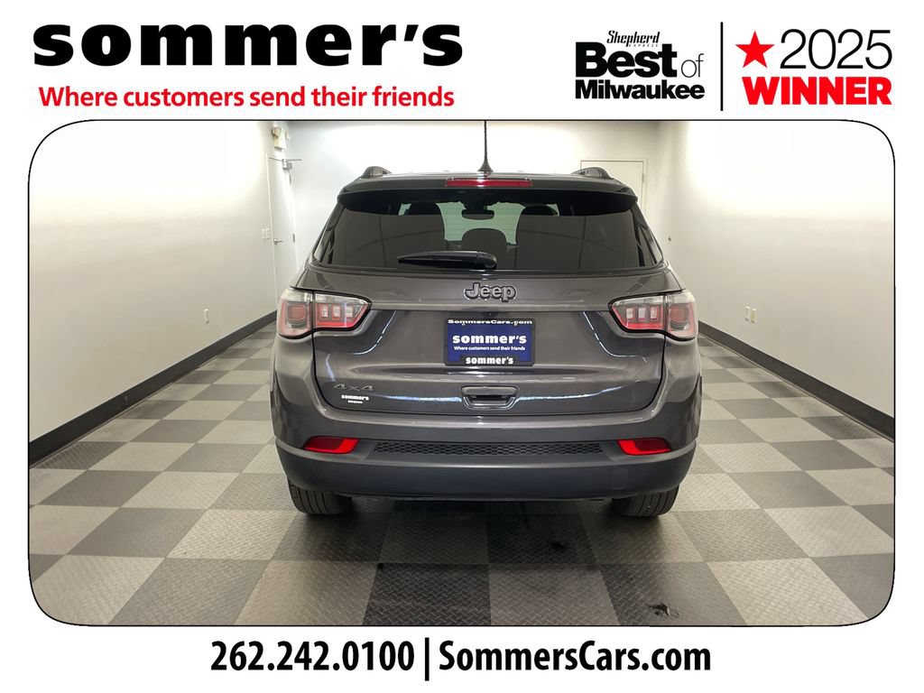 Used 2024 Jeep Compass Latitude w/ Convenience Group AWD/4WD image 4