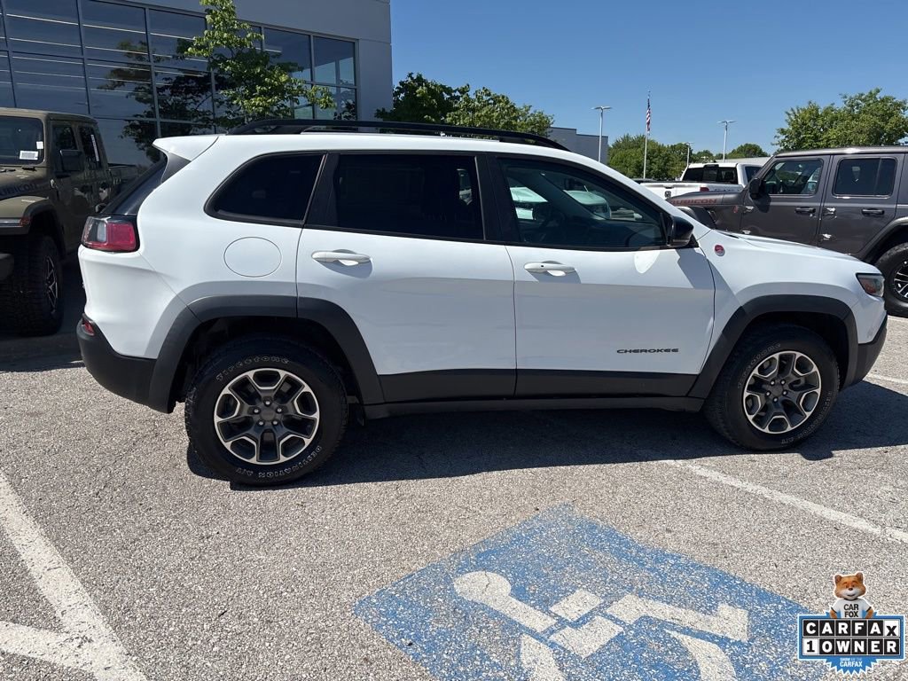 Used 2022 Jeep Cherokee Trailhawk w/ Comfort/Convenience Group AWD/4WD image 30