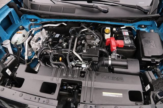Certified 2025 Nissan Kicks SR FWD image 28