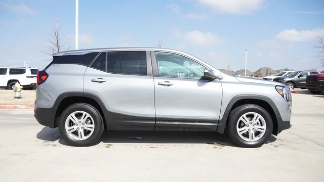 Used 2024 GMC Terrain SLE image 10