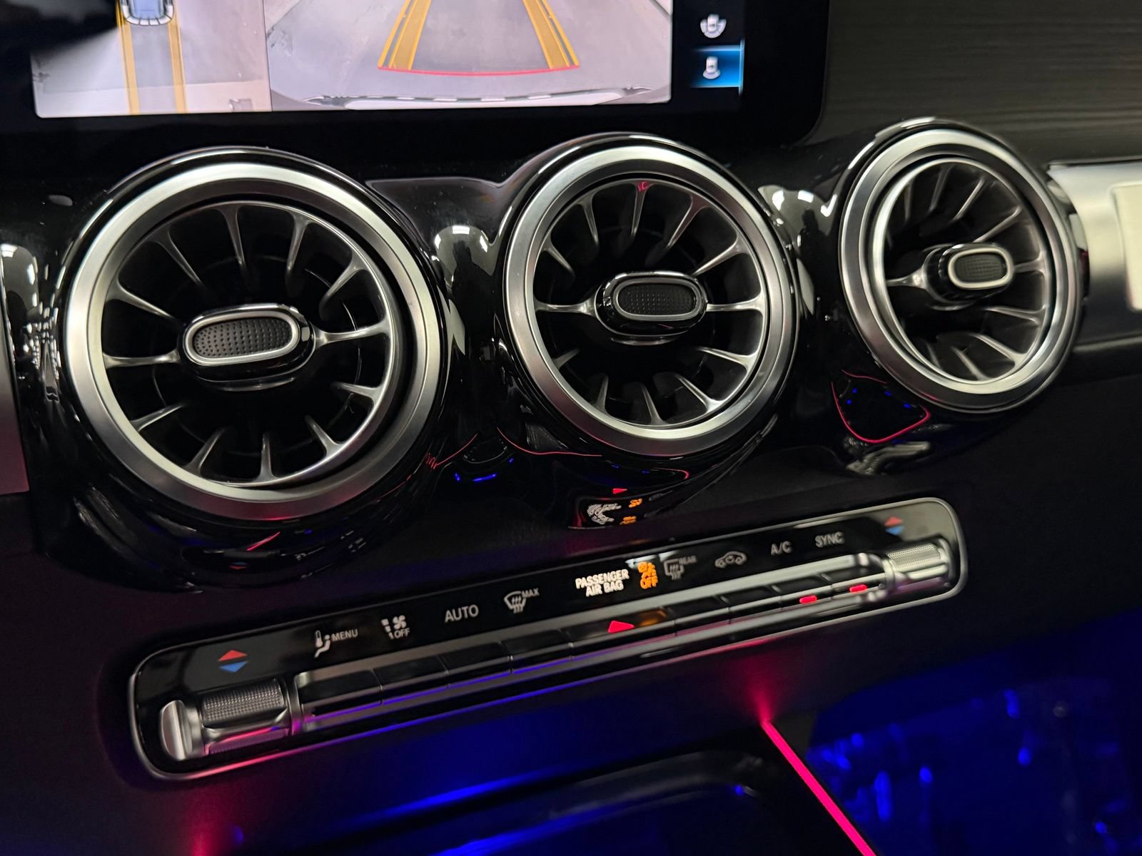 Certified 2022 Mercedes-Benz GLB 35 AMG 4MATIC image 37