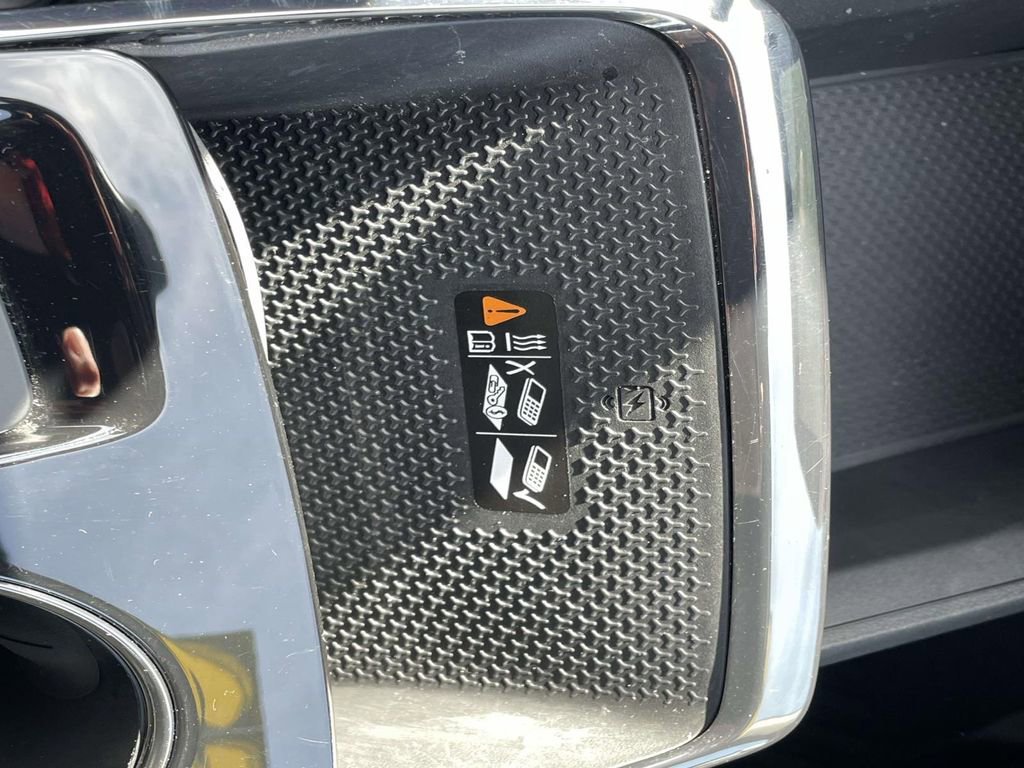 Used 2025 Chevrolet Equinox RS image 25