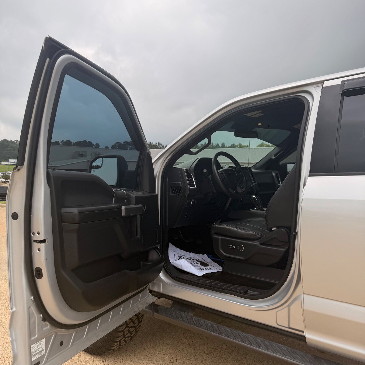 Used 2015 Ford F150 XLT w/ Equipment Group 301A Mid AWD/4WD image 11