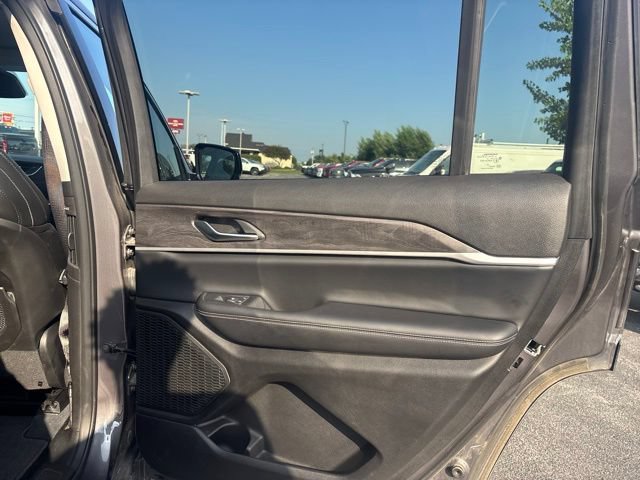 Used 2023 Jeep Grand Cherokee L Limited w/ Trailer Tow Group (B) AWD/4WD image 23