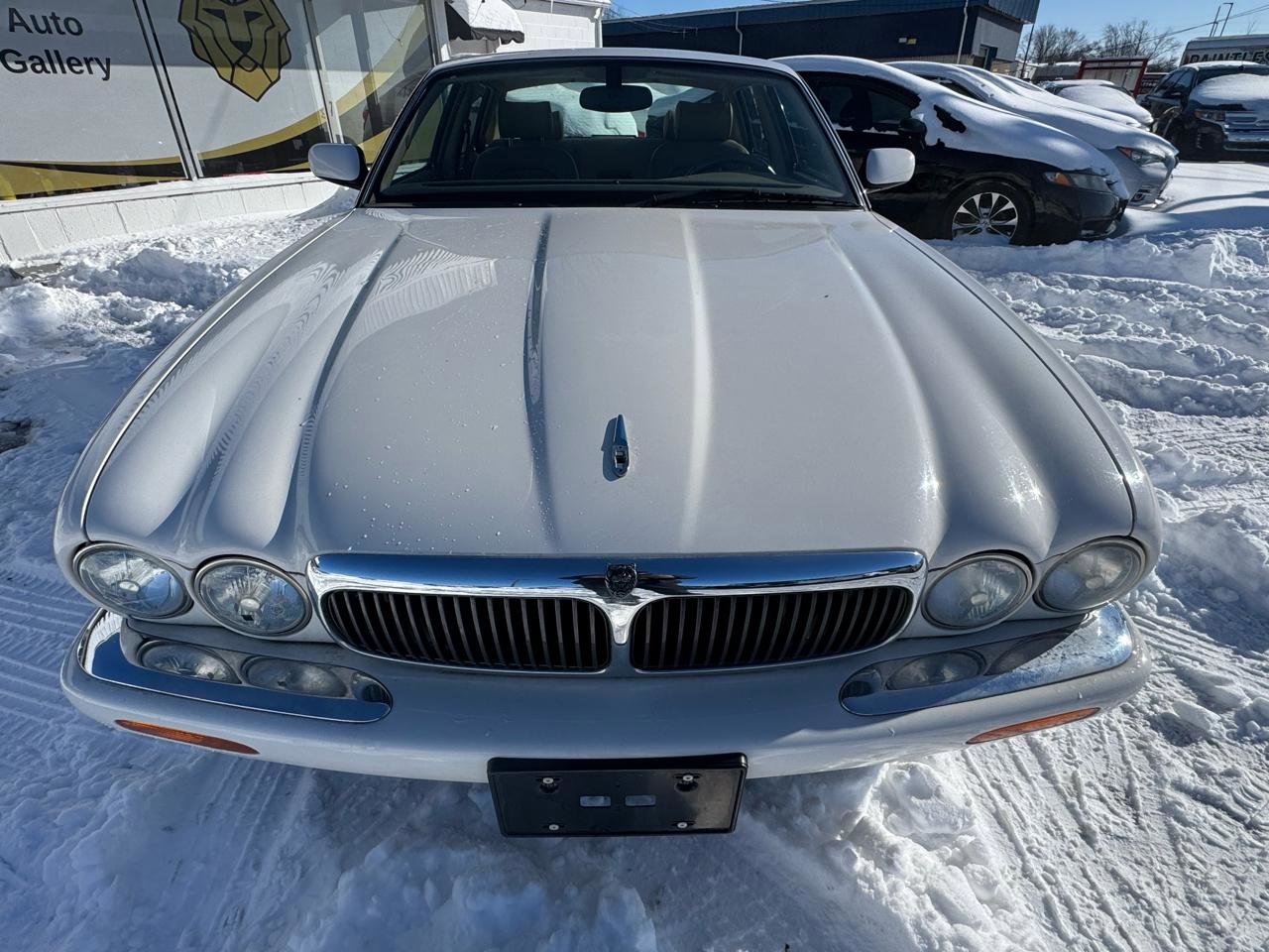 Used 2003 Jaguar XJ8 image 10