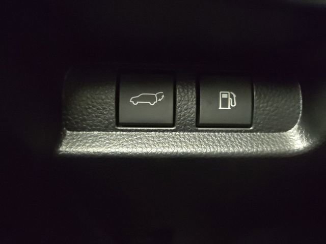 Used 2025 Toyota Crown Signia image 32