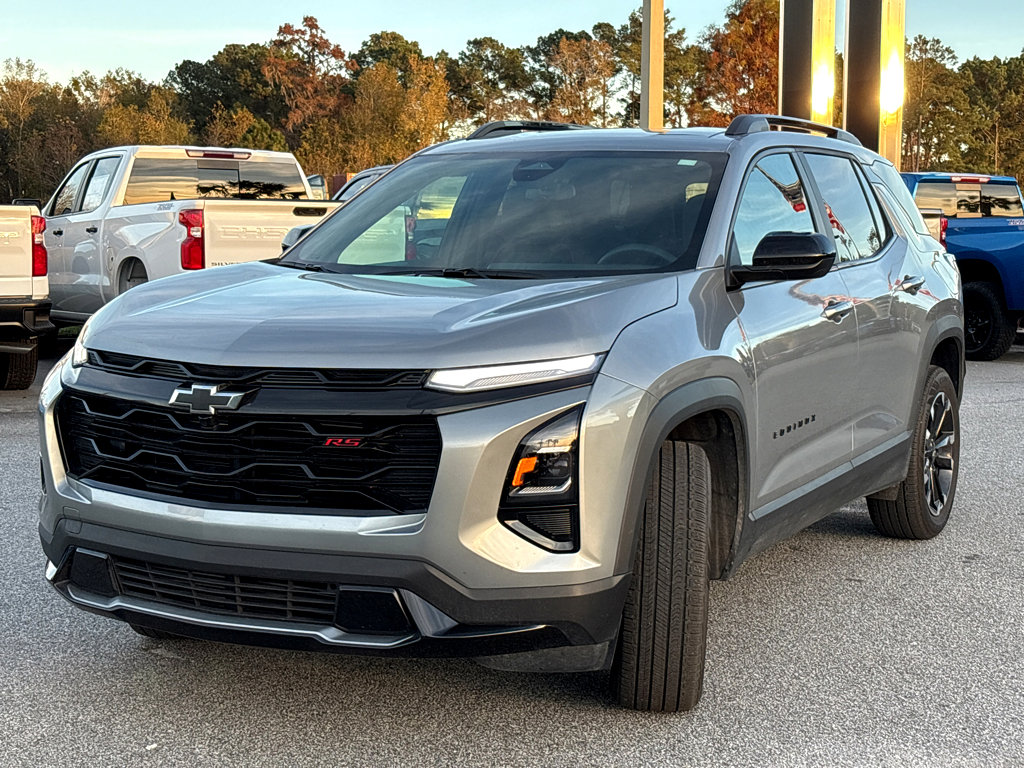 Used 2025 Chevrolet Equinox RS image 3