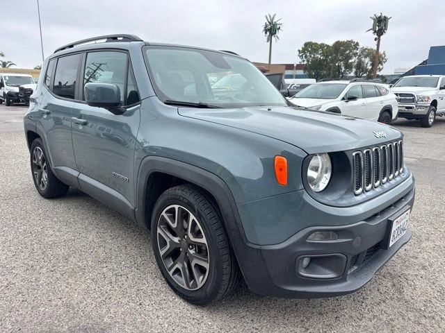 Used 2017 Jeep Renegade Latitude FWD image 3