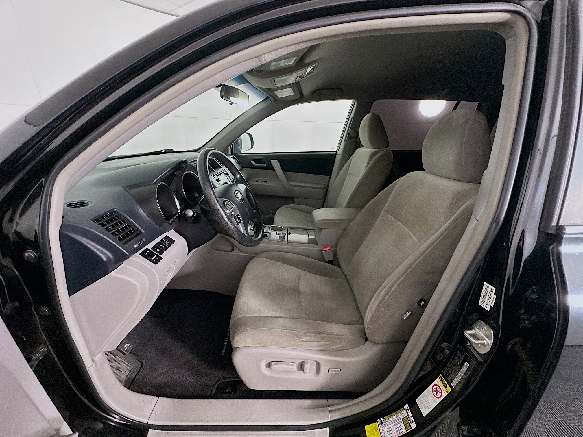 Used 2013 Toyota Highlander Plus image 13