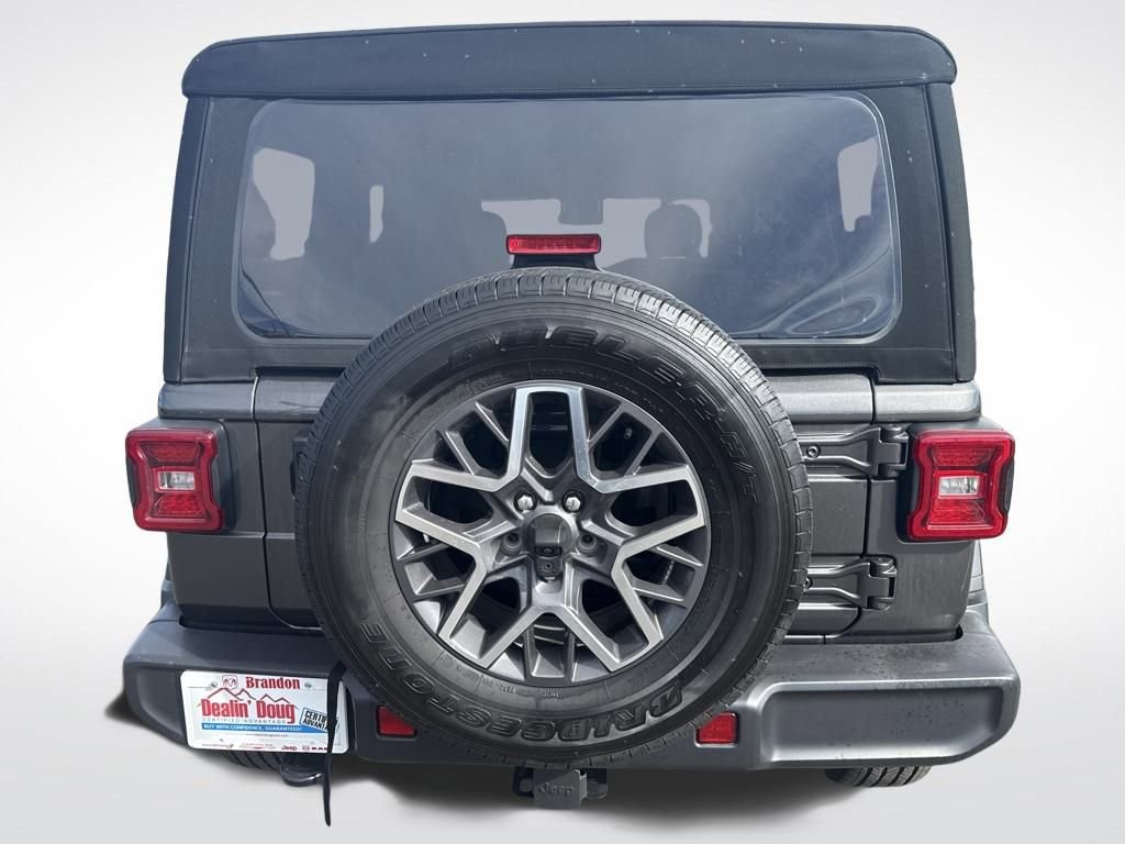 Used 2024 Jeep Wrangler Sahara image 4