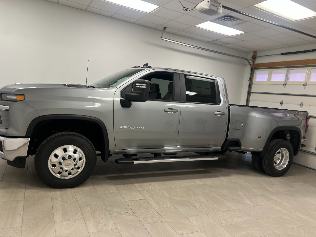 New 2026 Chevrolet Silverado 3500 LT w/ All Star Edition image 9