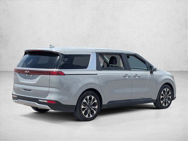 Used 2024 Kia Carnival EX FWD image 5