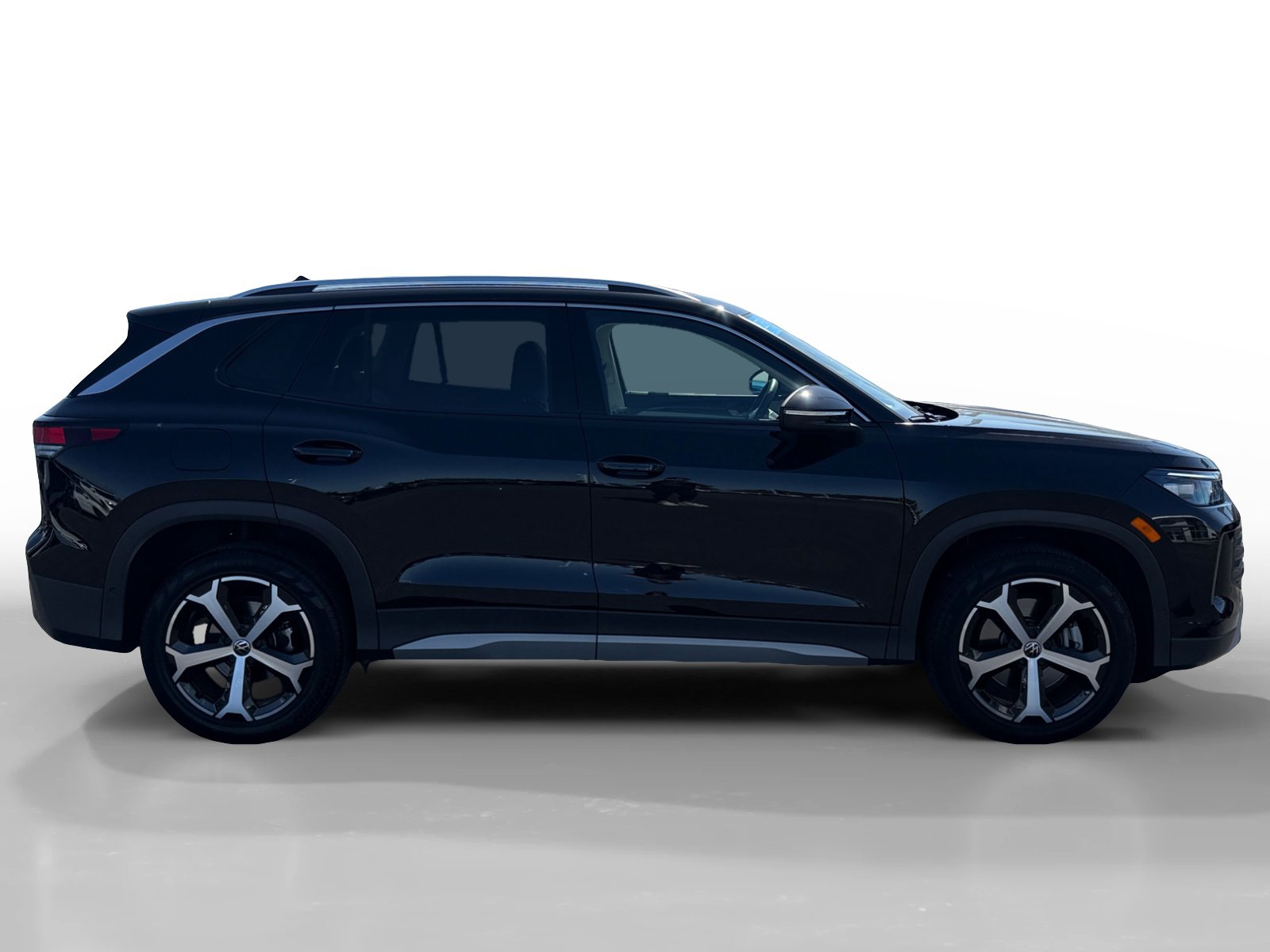 Certified 2025 Volkswagen Tiguan SE AWD/4WD image 6