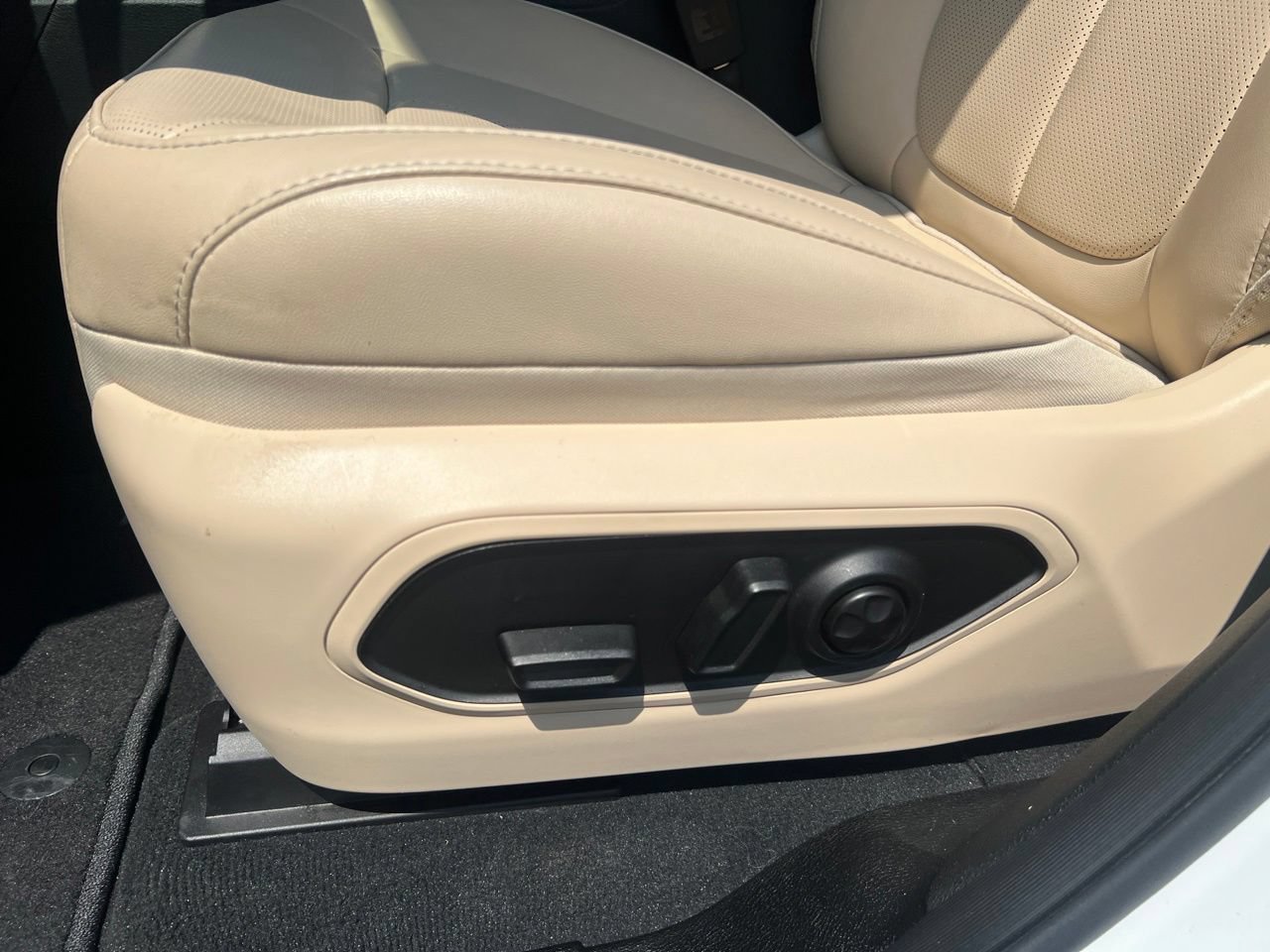 Used 2025 Jeep Grand Cherokee L Limited w/ Luxury Tech Group II RWD image 13