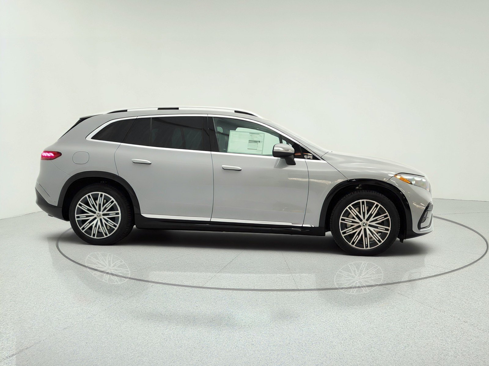 New 2026 Mercedes-Benz EQS 550 4MATIC SUV image 4