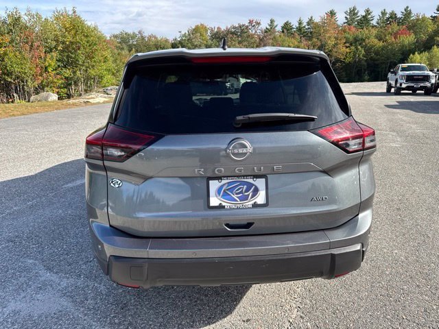 Used 2024 Nissan Rogue S AWD/4WD image 4