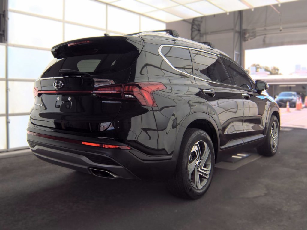 Used 2023 Hyundai Santa Fe SEL FWD image 2