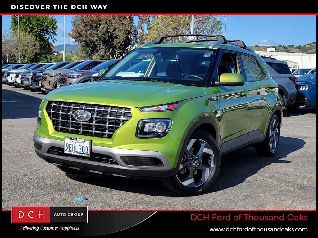 Used 2023 Hyundai Venue SEL FWD image 1