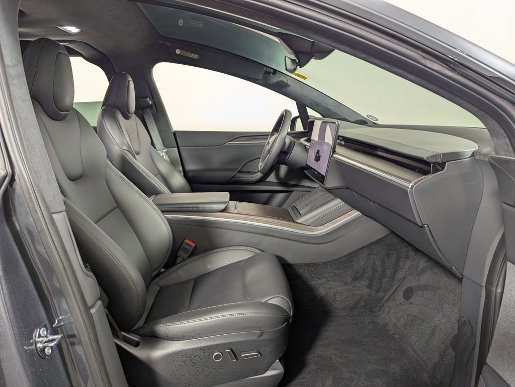 Used 2024 Tesla Model X image 31