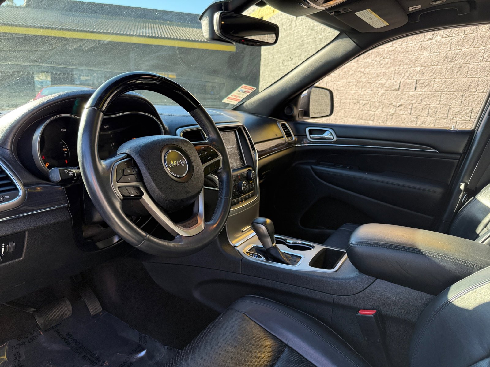 Used 2018 Jeep Grand Cherokee Overland RWD image 15