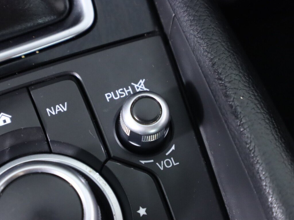 Used 2018 MAZDA MAZDA3 Sport FWD image 24