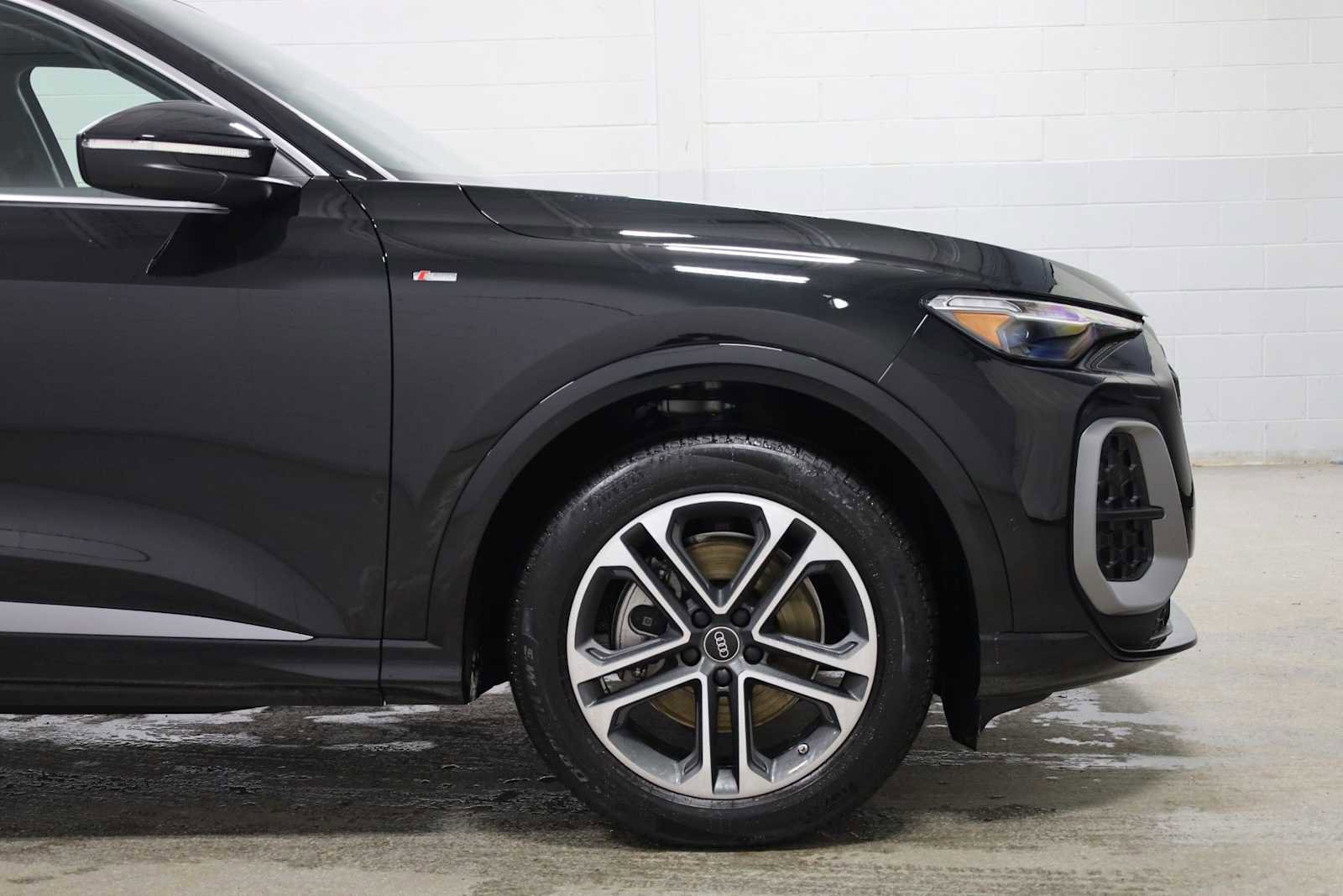 Certified 2025 Audi Q5 Prestige image 11