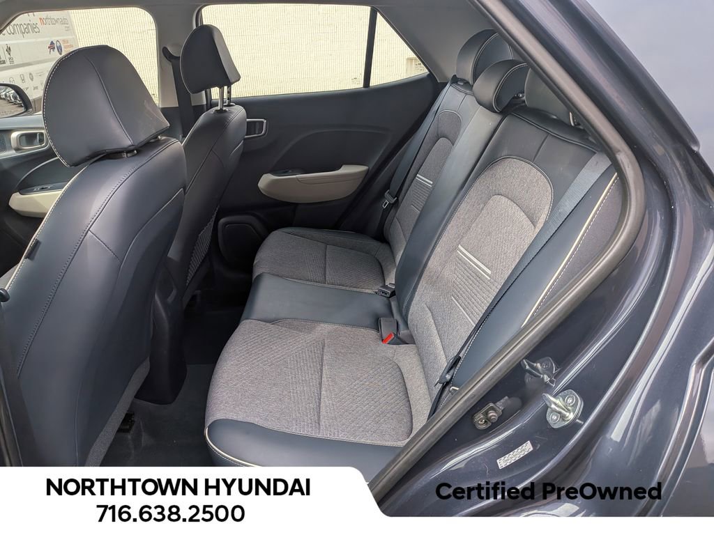 Used 2023 Hyundai Venue Limited image 30