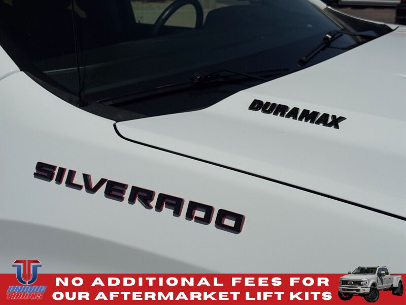 Used 2023 Chevrolet Silverado 1500 RST w/ Redline Edition AWD/4WD image 6