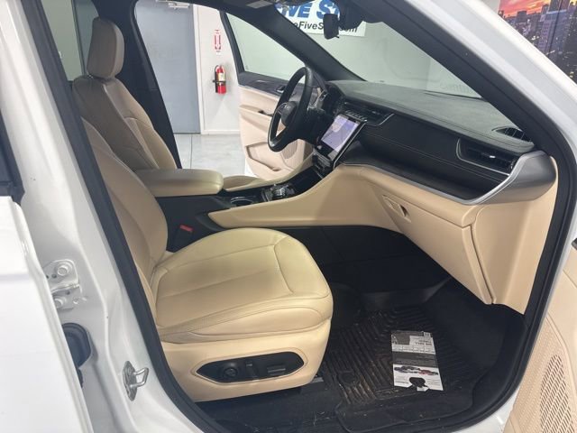 Used 2024 Jeep Grand Cherokee Limited image 19