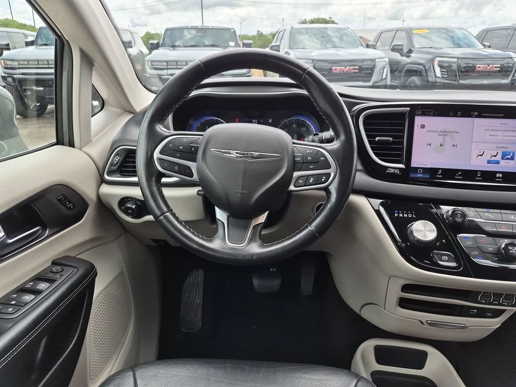 Used 2022 Chrysler Pacifica Touring-L FWD image 28