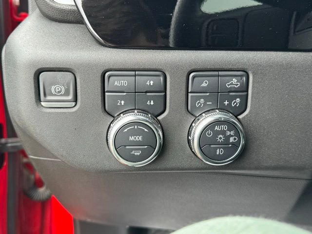 Used 2024 GMC Sierra 3500 SLT w/ SLT Premium Package image 22